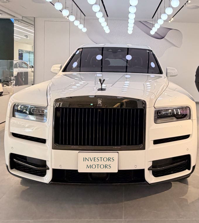 White Rolls Royce Luxury Car